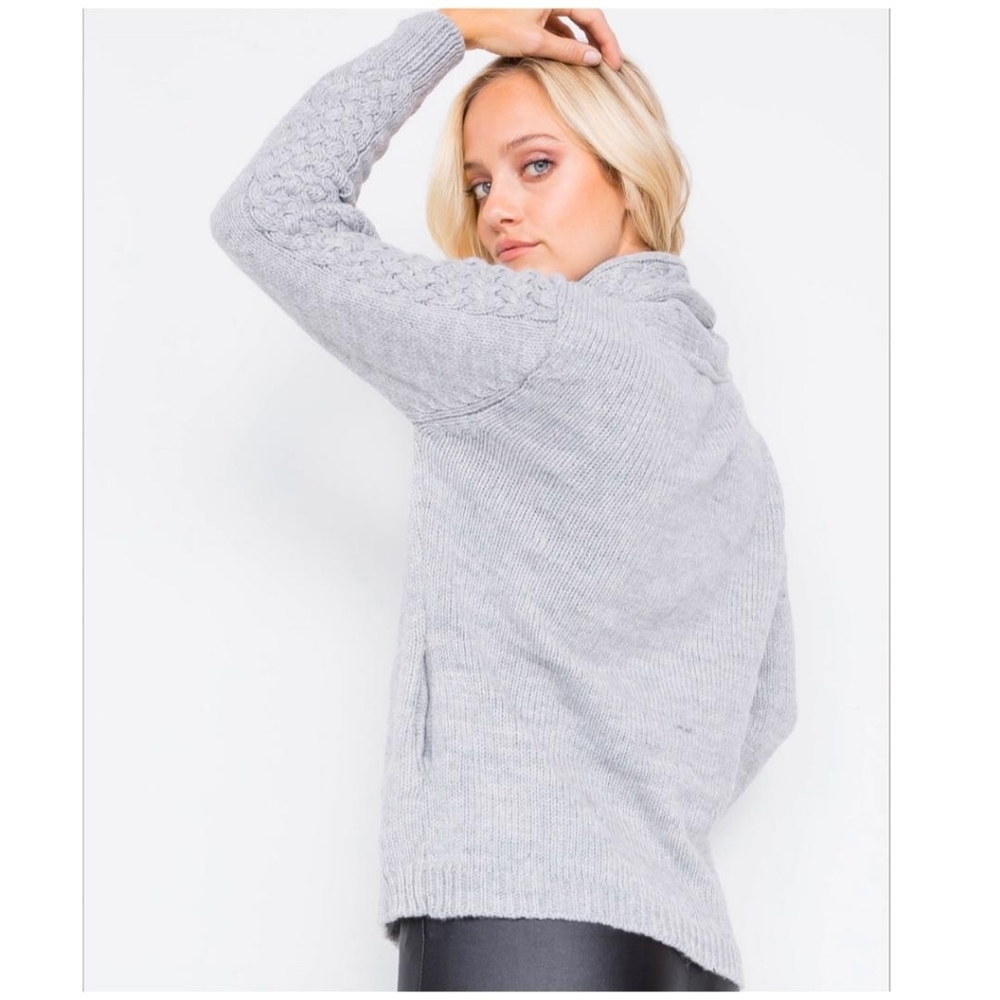 🎀HP🎀Cozy Chic Gray Mix Knit Front Buckle Sweater - Picture 6 of 7